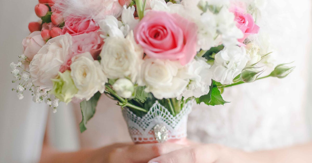 Designing Your Winter Wedding Bouquet with Local Flowers