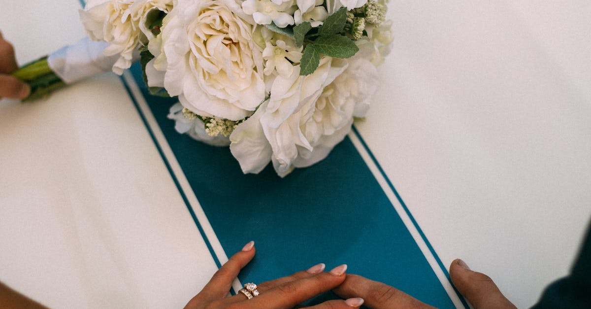 How to Coordinate Your Flower Crown with Your Bridal Bouquet