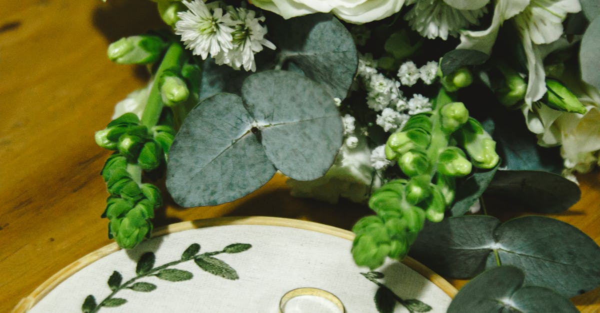 Unique Flower Crown Combinations for a Dreamy Wedding